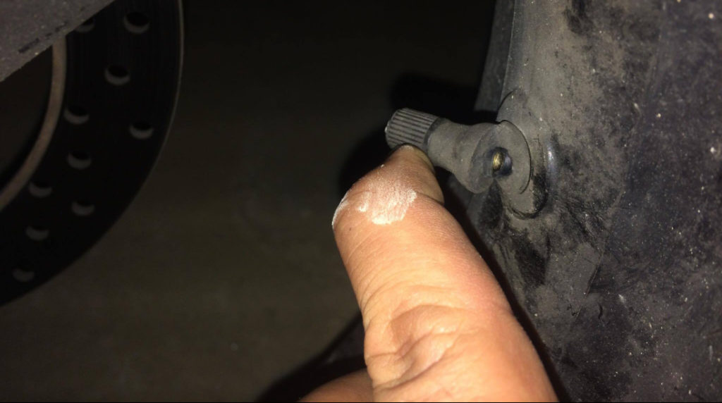 Motocycle tire valve loss- motosiklet sibop kopması zedelenmesi