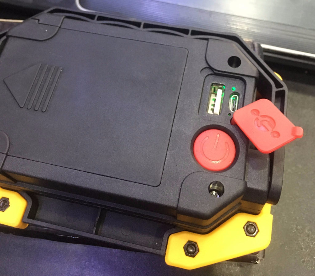10watt Şarjlı Taşınabilir Led Projektör İncelemesi 18650 batarya ile çalışan Projektör
