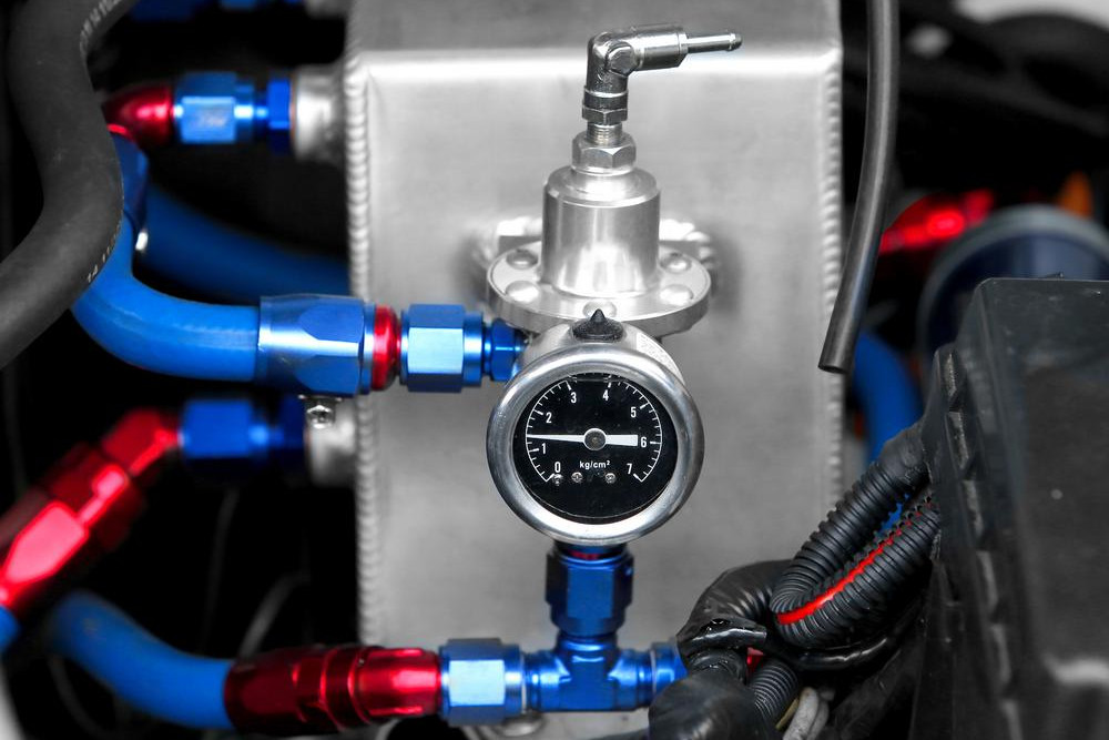 SBF fuel pressure regulator.jpg