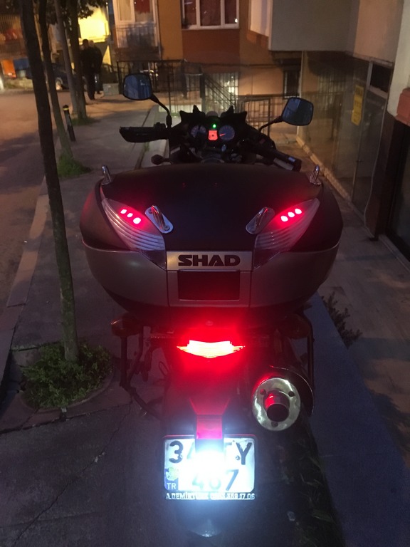 Shad sh48 Topcase Aydınlatma ,Usb Girişi Ve Yük Taşıma Demiri Uygulaması Sh48 Modifikasyonu